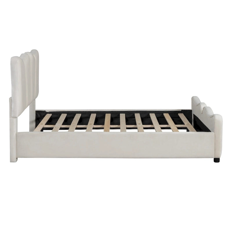 Lit plateforme beige en velours pleine grandeur avec tête et pied de lit distinctifs