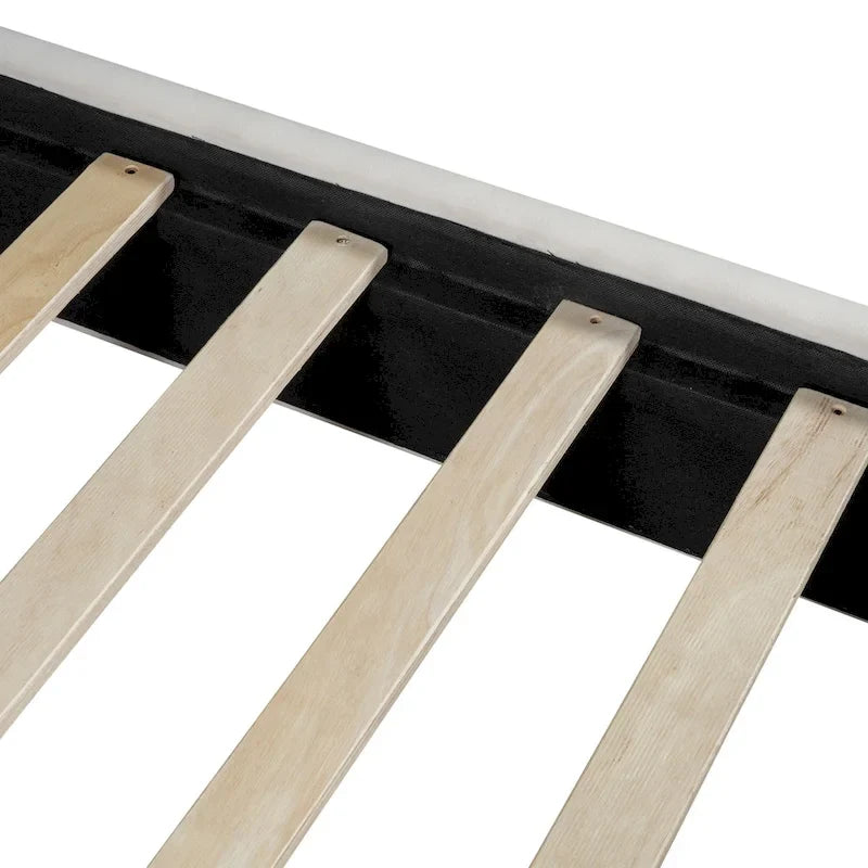 Lit plateforme beige en velours pleine grandeur avec tête et pied de lit distinctifs