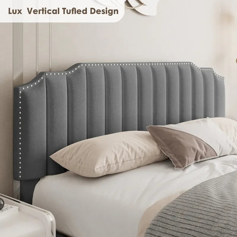 Lit plateforme gris pleine taille en velours capitonné avec espace de rangement