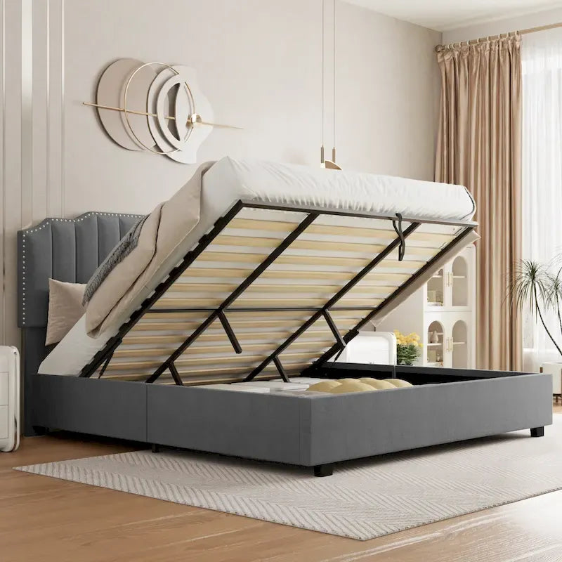 Lit plateforme gris pleine taille en velours capitonné avec espace de rangement