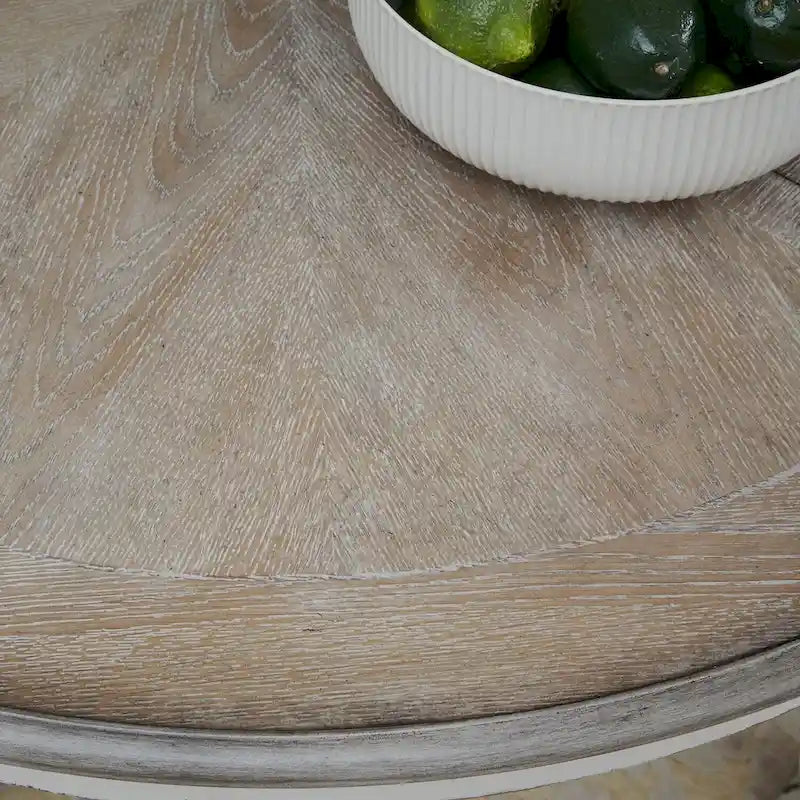 Table de rassemblement Magnolia Manor Antique White Weathered Bark