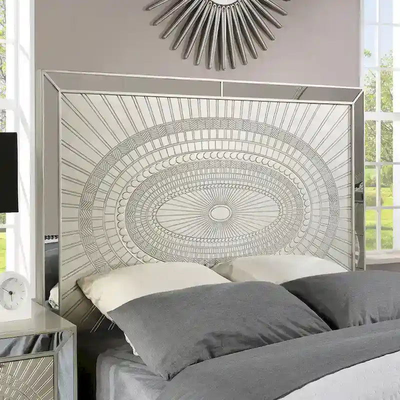 Lit à panneaux sculptés Luela Glam Boho Champagne en bois